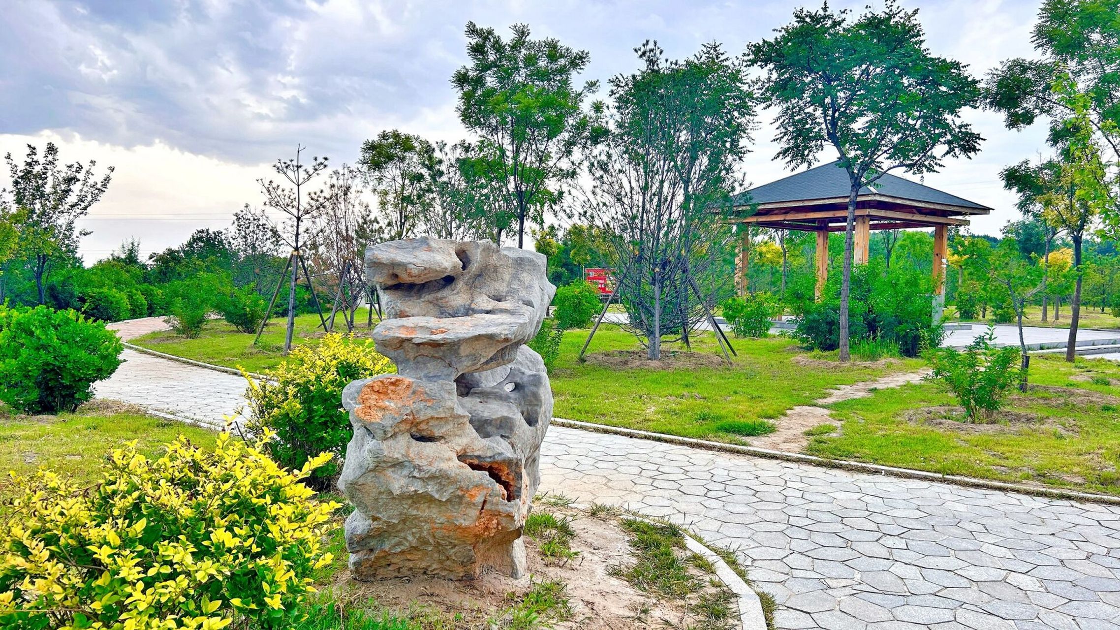 太原市万柏林万亩生态园 92地点:万柏林区红沟靶场路附近 9315