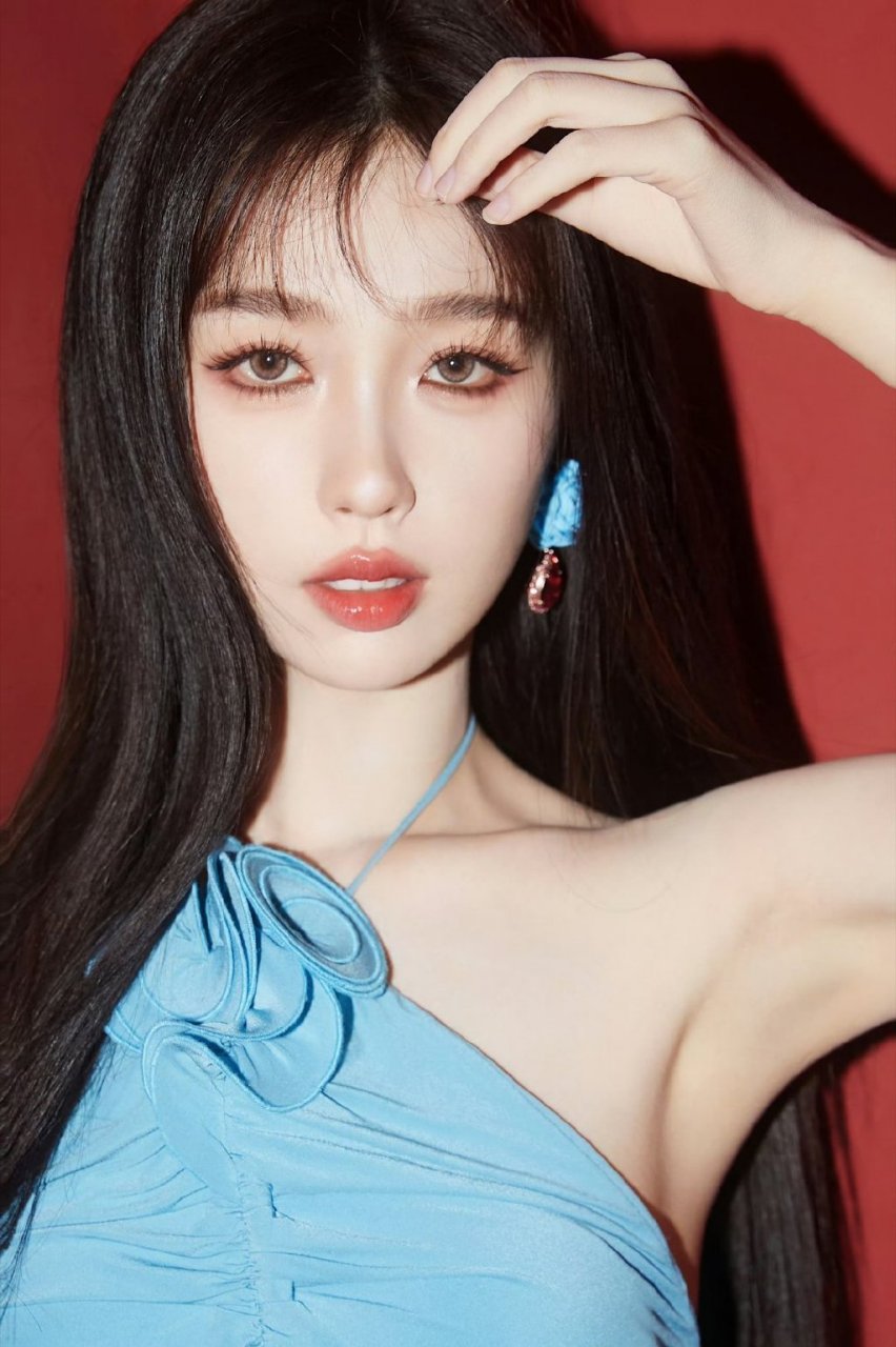 上流爱豆给你说早安#  #虞书欣轻泰妆#   95美人活动图来啦!