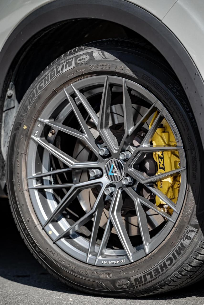 荣威rx5原厂升级18寸巨久vlf-06哑光枪灰色 轻量化旋压轮毂.