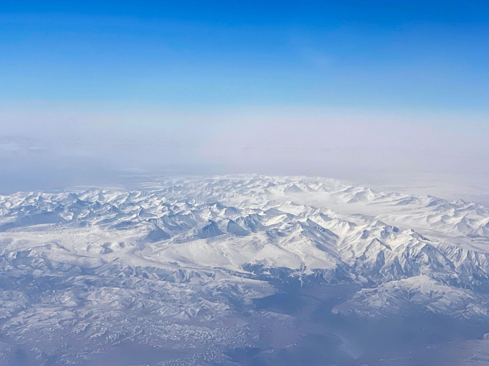 人还没到拉萨就…… 就拍了一堆雪山的照片哈哈哈哈 进藏前特意清理了