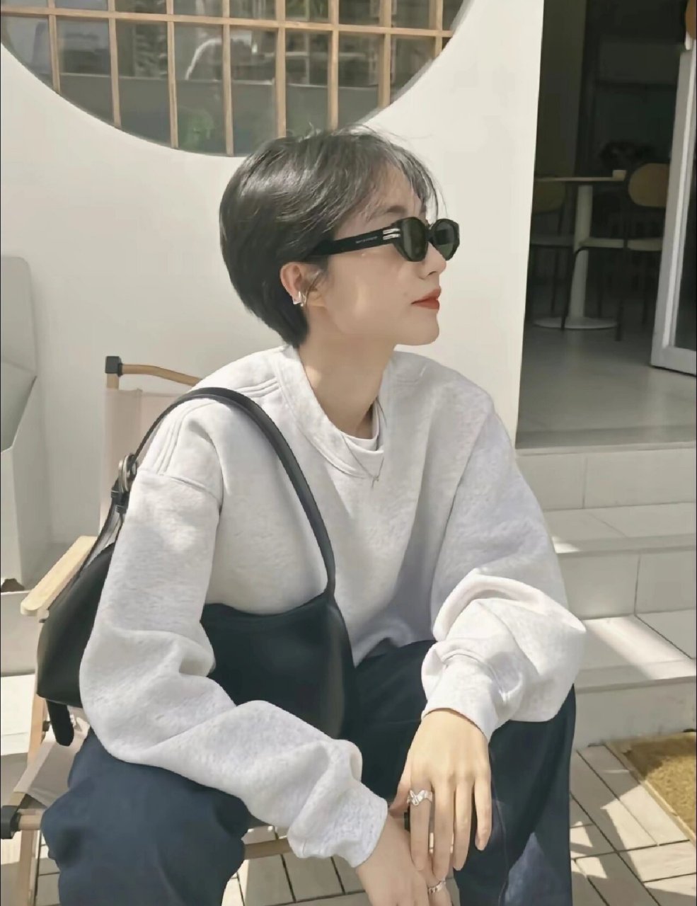 短发推荐齐耳短发 短发推荐齐耳短发超a 这个短发发型,既能突出精致的