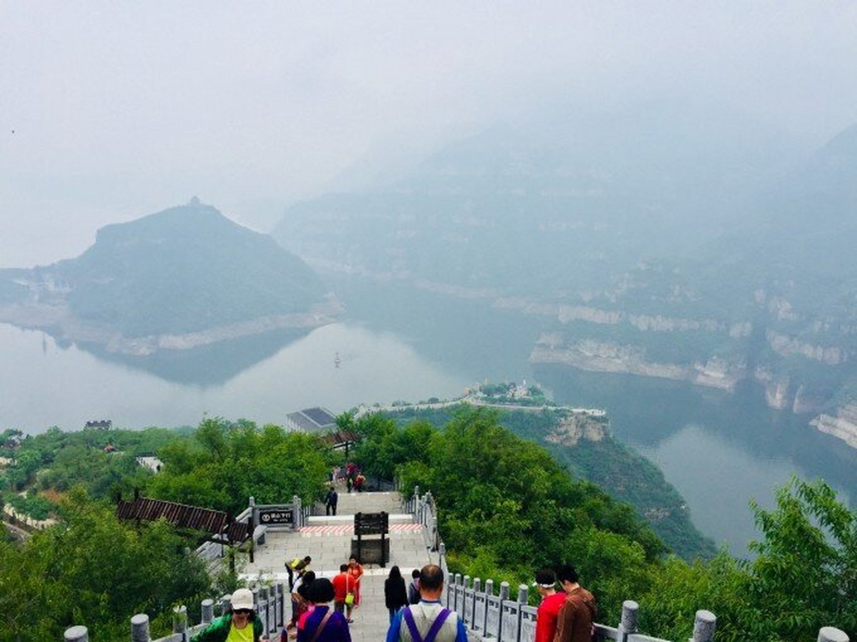 河南黄河三峡之桃花岛 桃花岛是河南黄河三峡景区的重要景点,需要坐