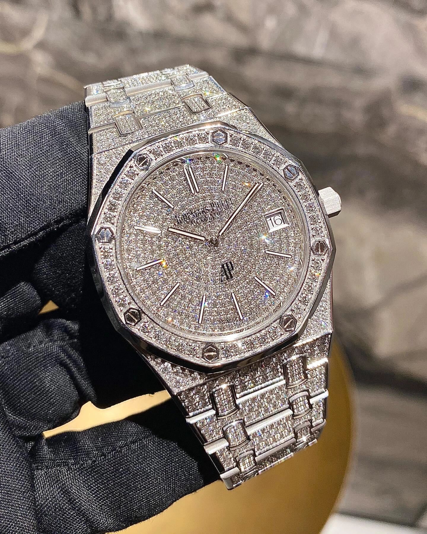 爱彼满钻奢华手表 15202bc.