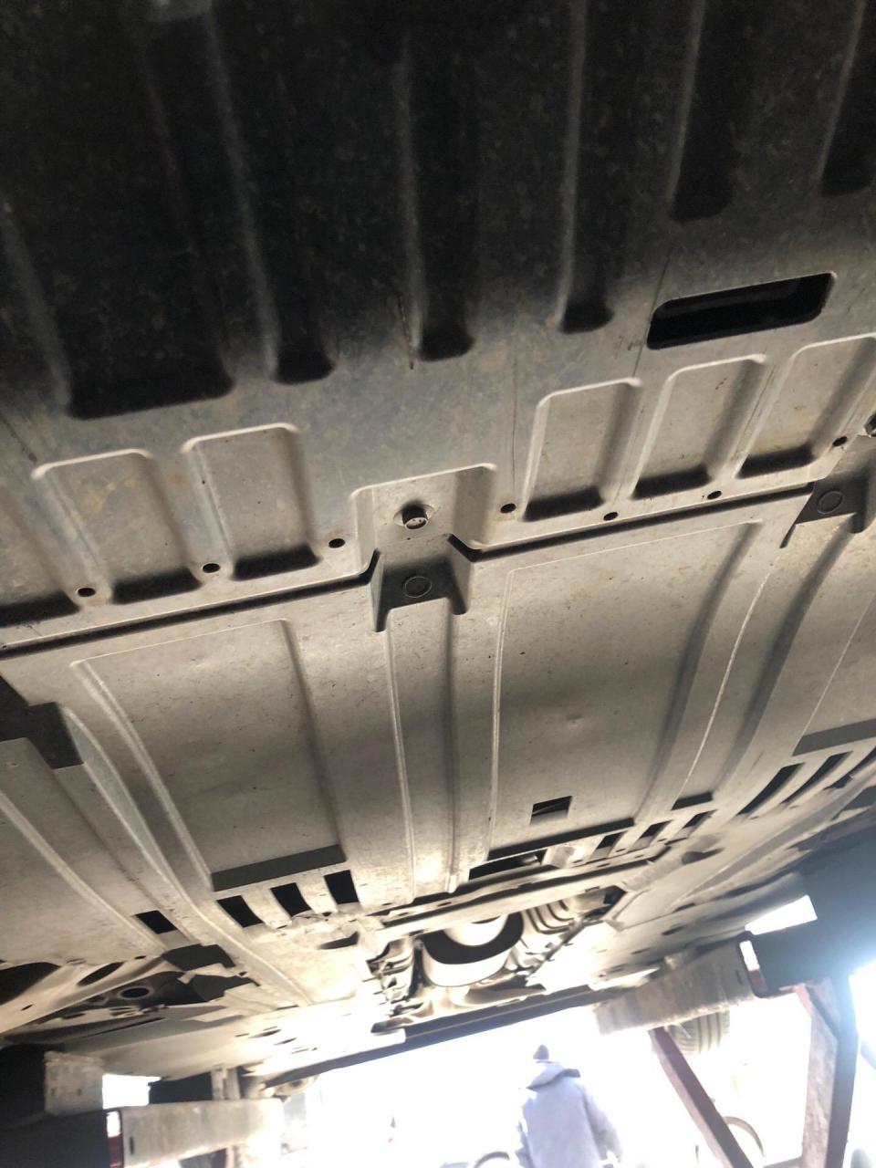 14代日产轩逸加装发动机护板,车底护板,前杠防撞条