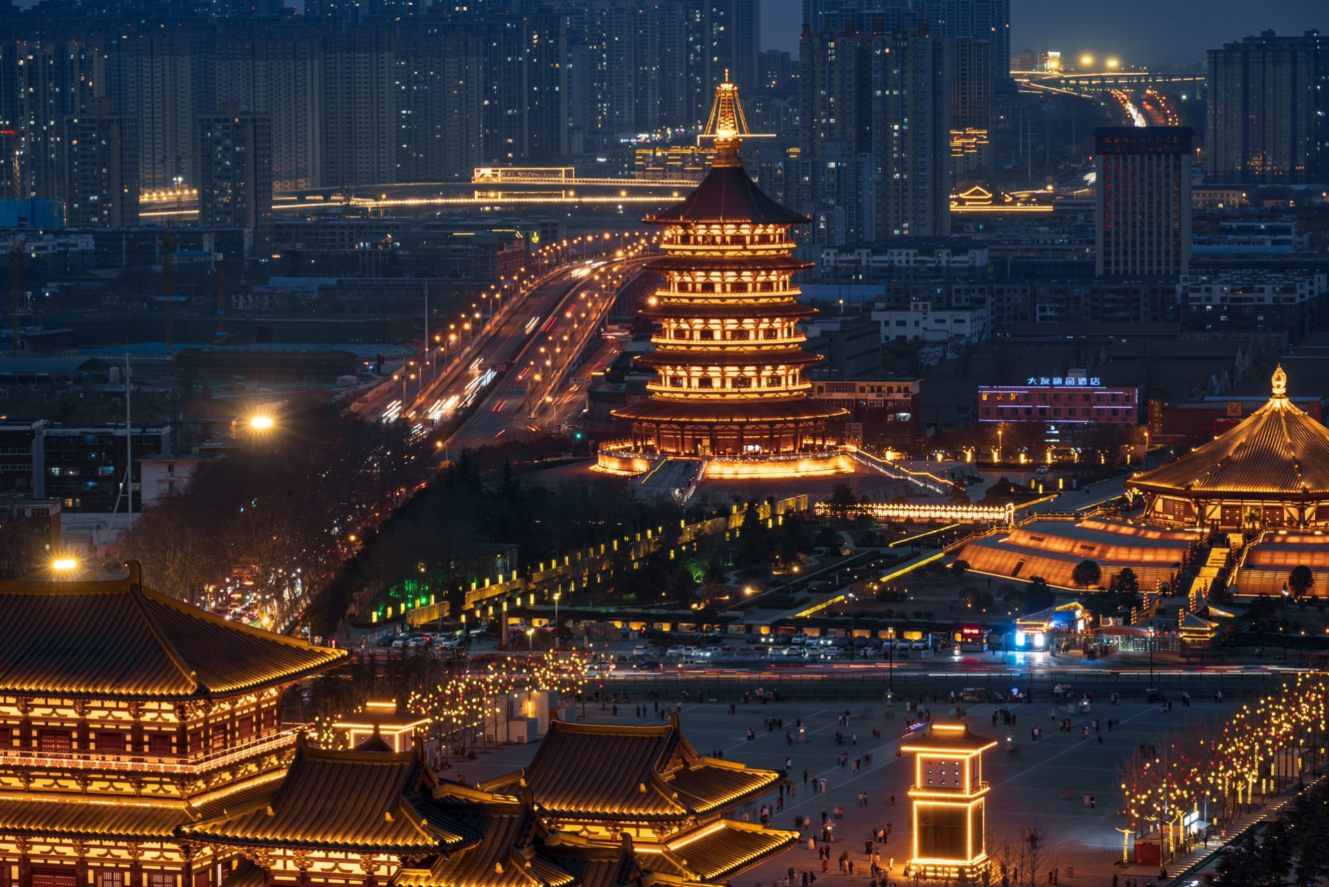 在洛阳,我拍到了应天门,天堂明堂同框 应天门是隋唐洛阳城·宫城的正