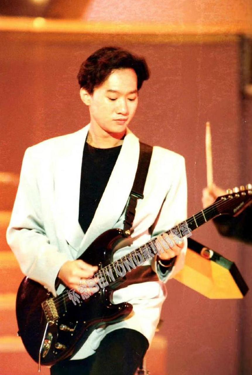 黄家驹——这位短命的音乐天才.不知道十年之后,还有多少人会记得他.