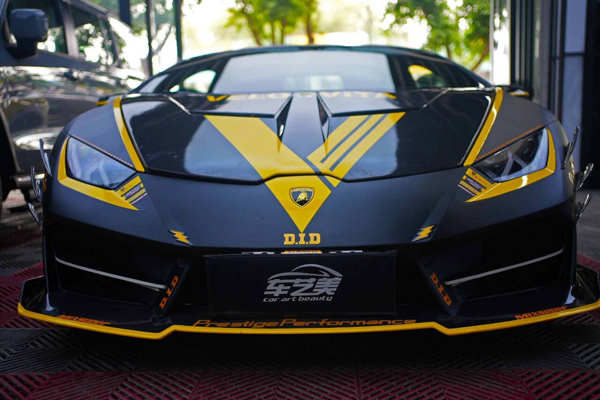 兰博基尼改色案例 | 磨砂黑 拉花效果 车主是位从成都过来的帅气小哥