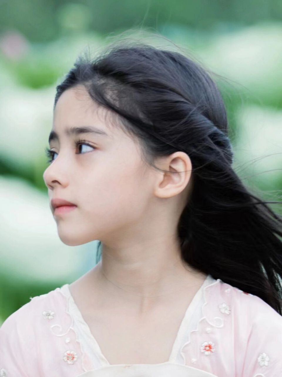 侧颜杀 #我的日常# #日常穿搭# #汉服# #ootd# #侧脸# #萌娃日常