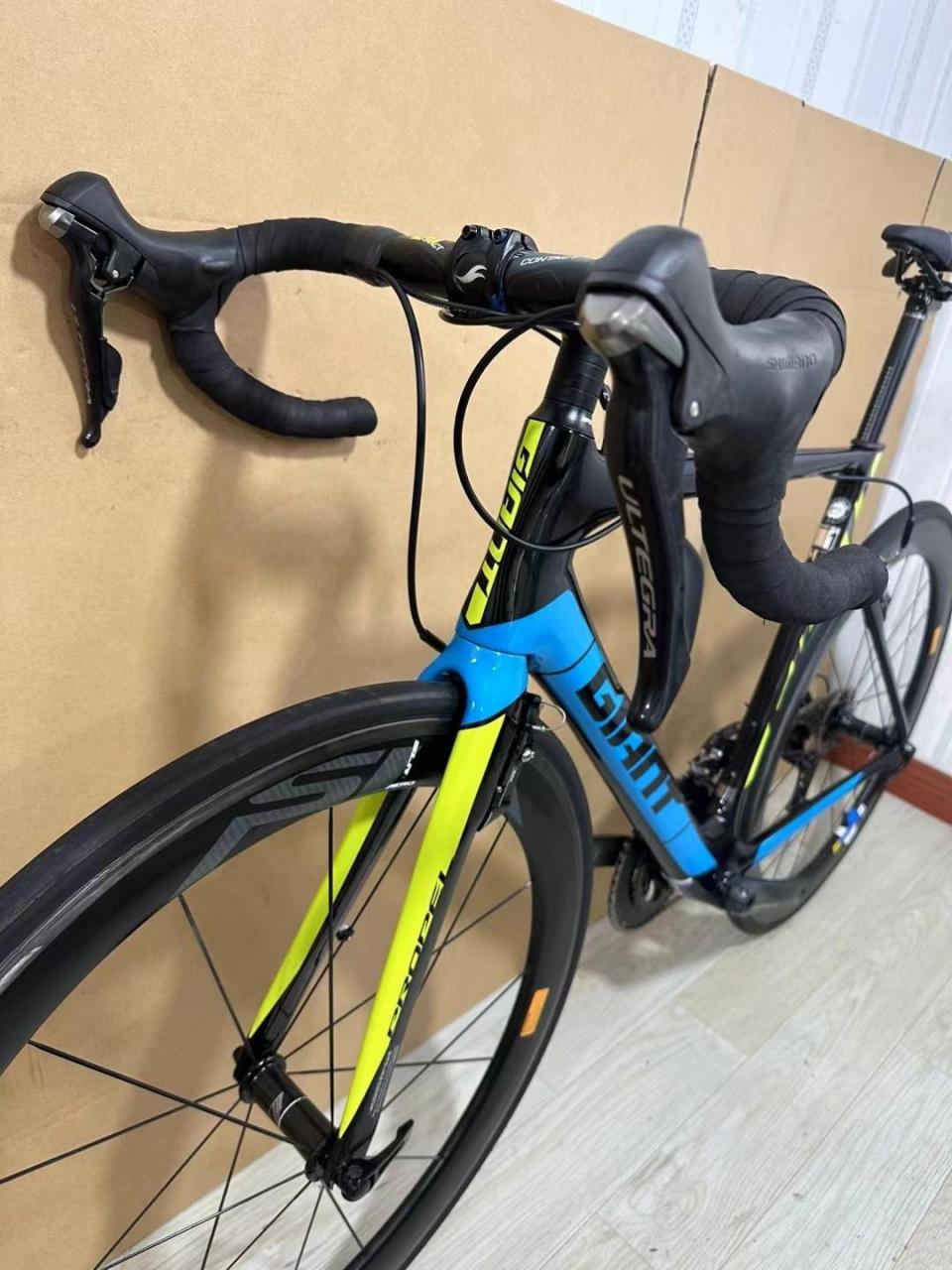 1 碳纤维公路车 全碳纤维车架,气动型 禧玛诺ut大套22速 捷安特slr1 5