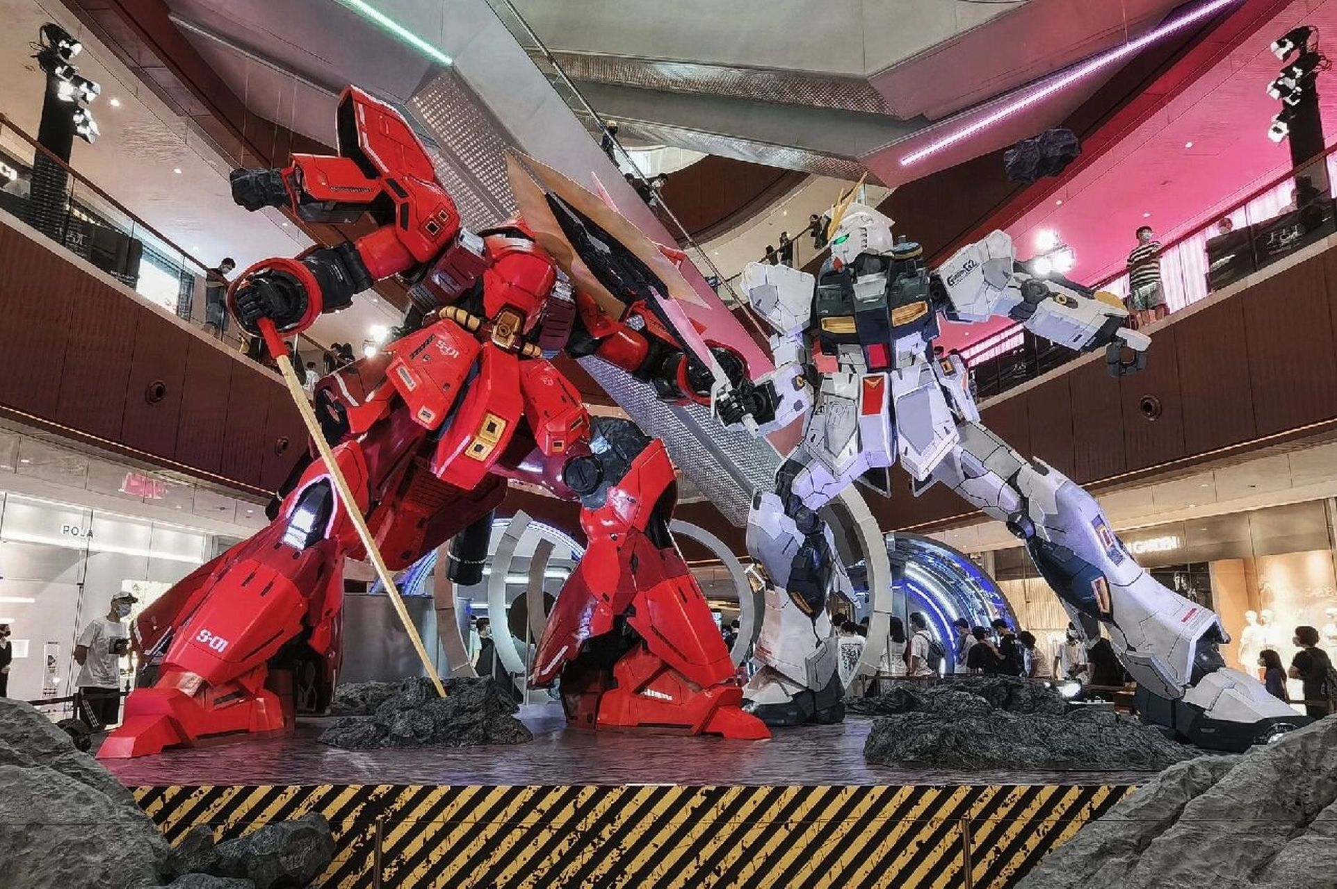 广州太古汇 高达展 沙扎比vs牛 #高達# #高达