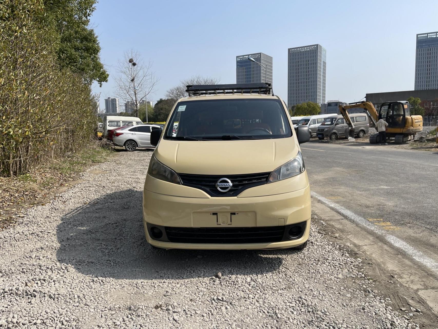 尼桑nv200 改装.10年手动 双保险到24年10月 车况很好