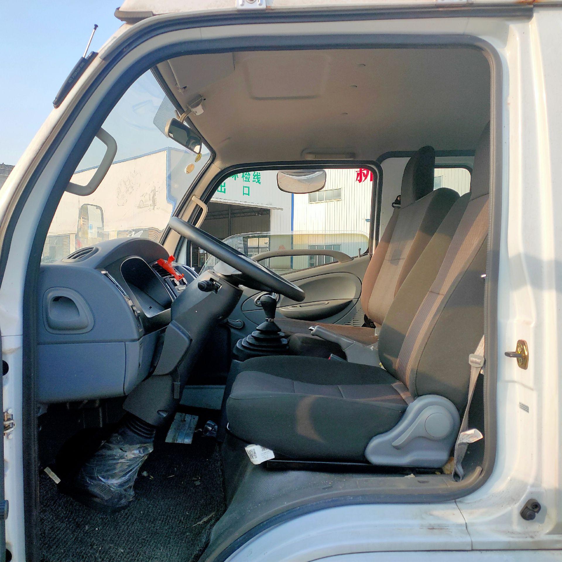 东风多利卡3米4厢车!