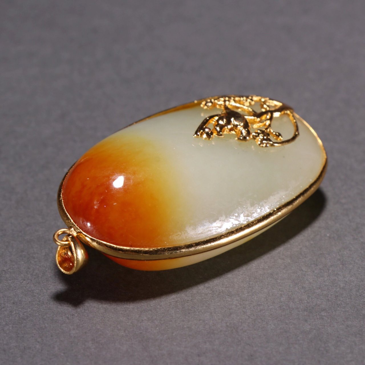 回流 和田玉包金挂坠 规格:高5.3㎝宽2.9㎝厚1.7㎝重40g