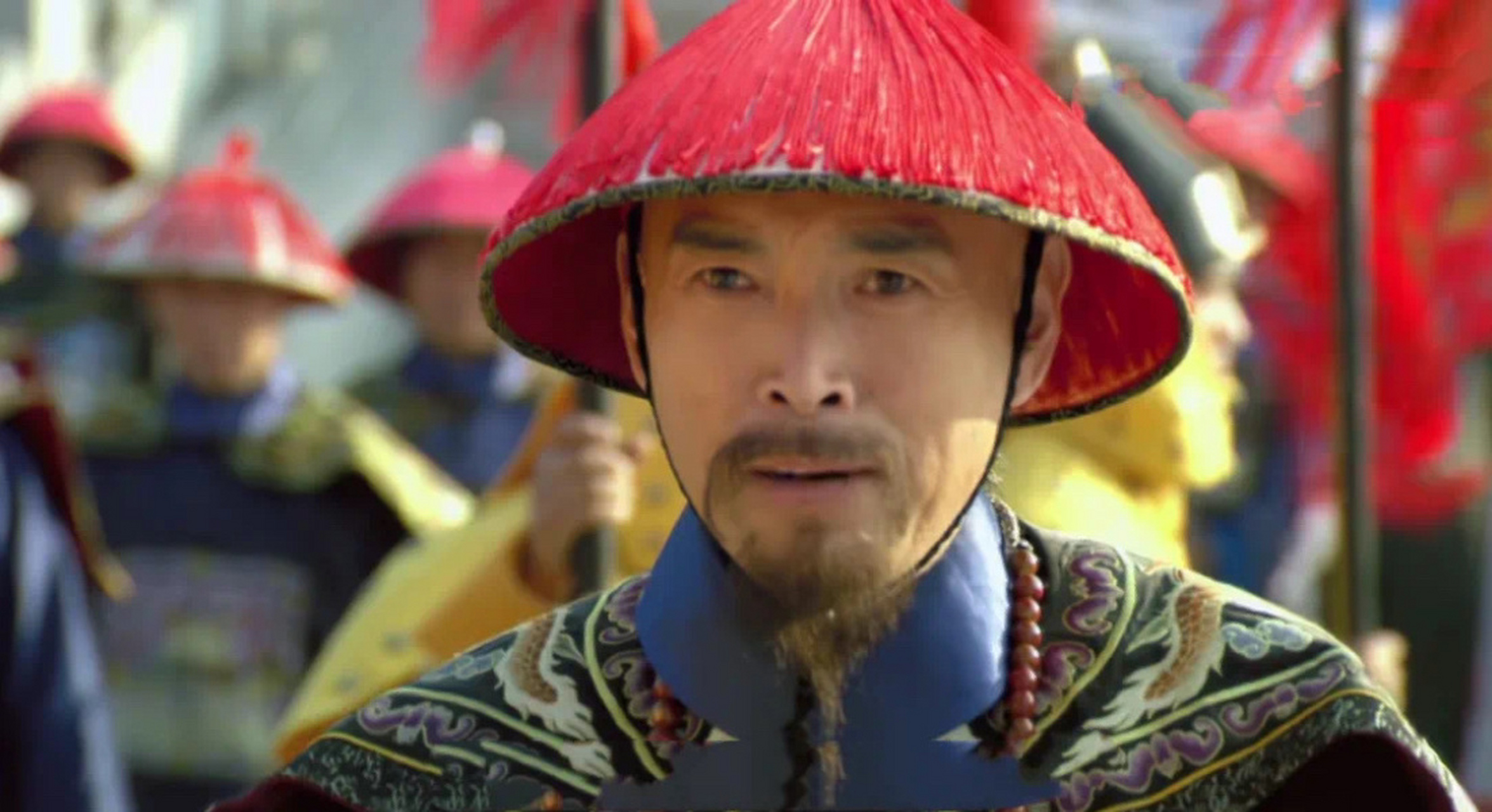 《甄嬛传》:甄家的悲剧,在第一集就有了暗示 甄远道在朝堂上劝谏皇帝