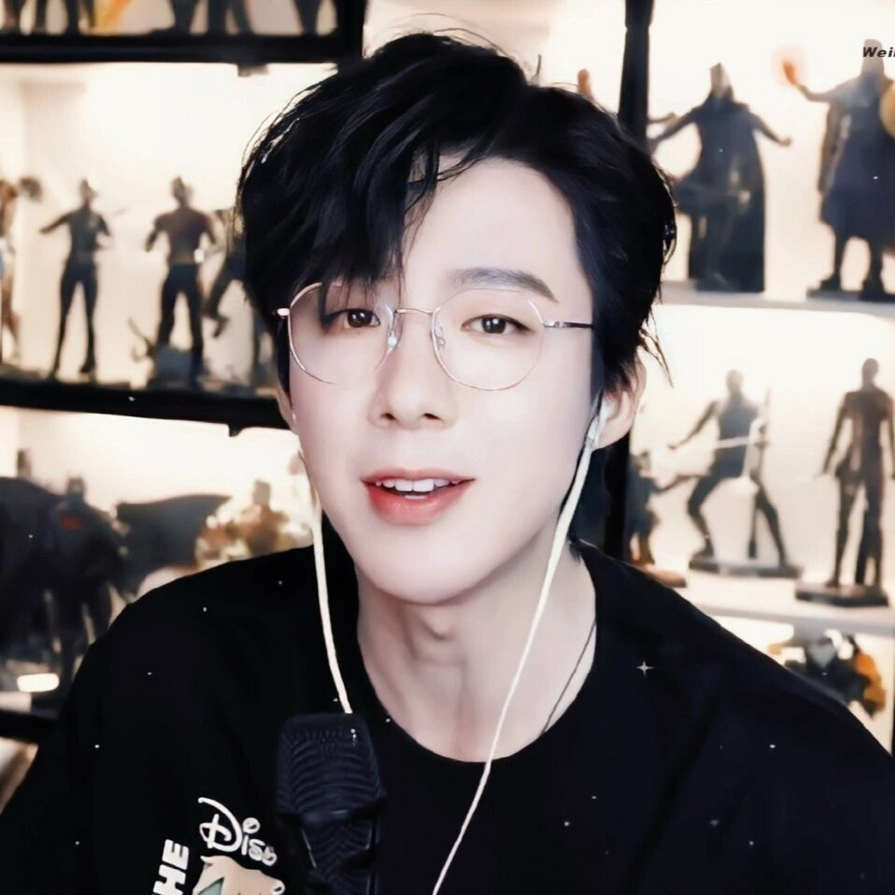 刘宇宁头像 好久没发小红书了,浅发一下吧那就#摩登兄弟刘宇宁和他的