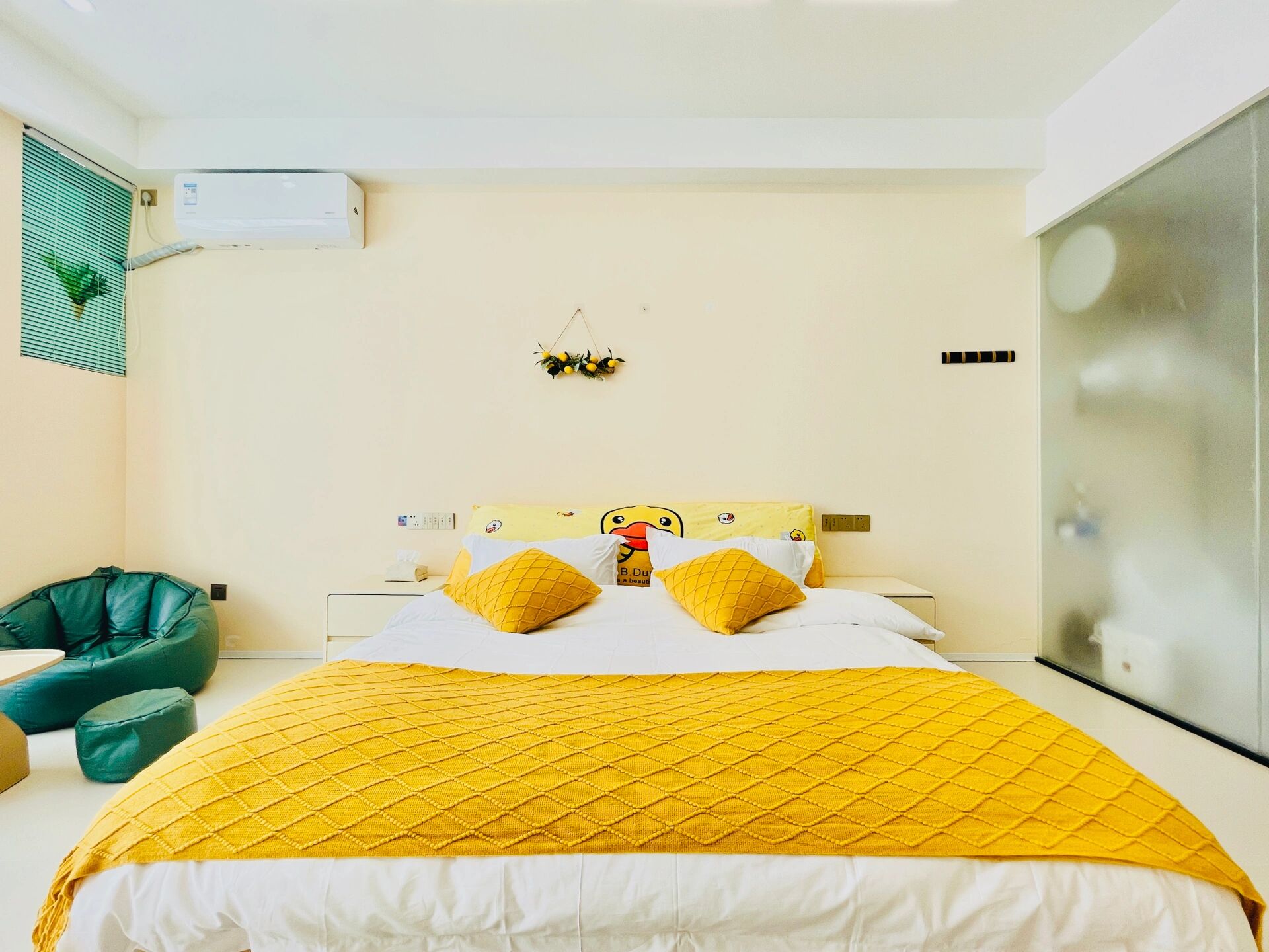 舟山普陀沈家门民宿推荐近码头夜排档 98坐北朝南,面向大海,春暖