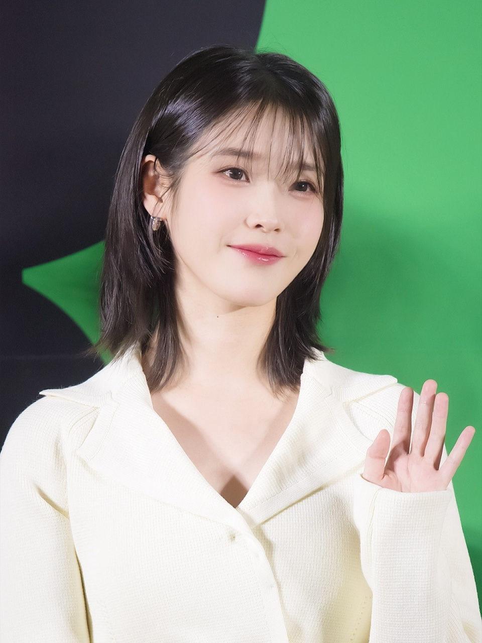 iu中短发造型# 温柔宝