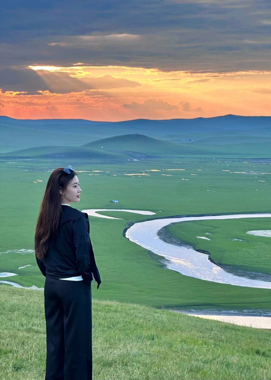 呼伦贝尔大草原# #牧云山顶# #ootd每日穿搭# #防晒服