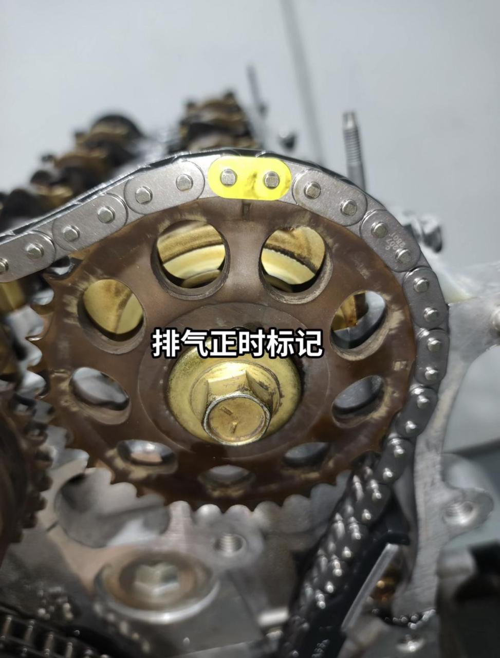 丰田凯美瑞2.4发动机正时对法.
