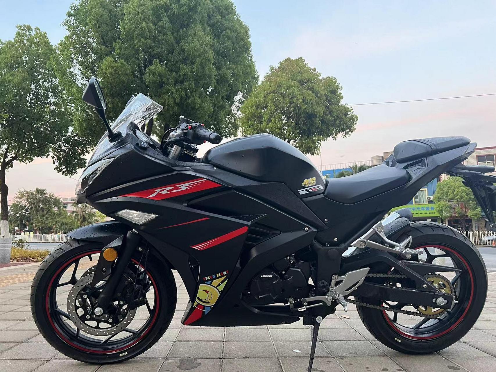 新到全新车国产r3版画小忍者,未上牌,200cc国产大跑车,价格4500,全国