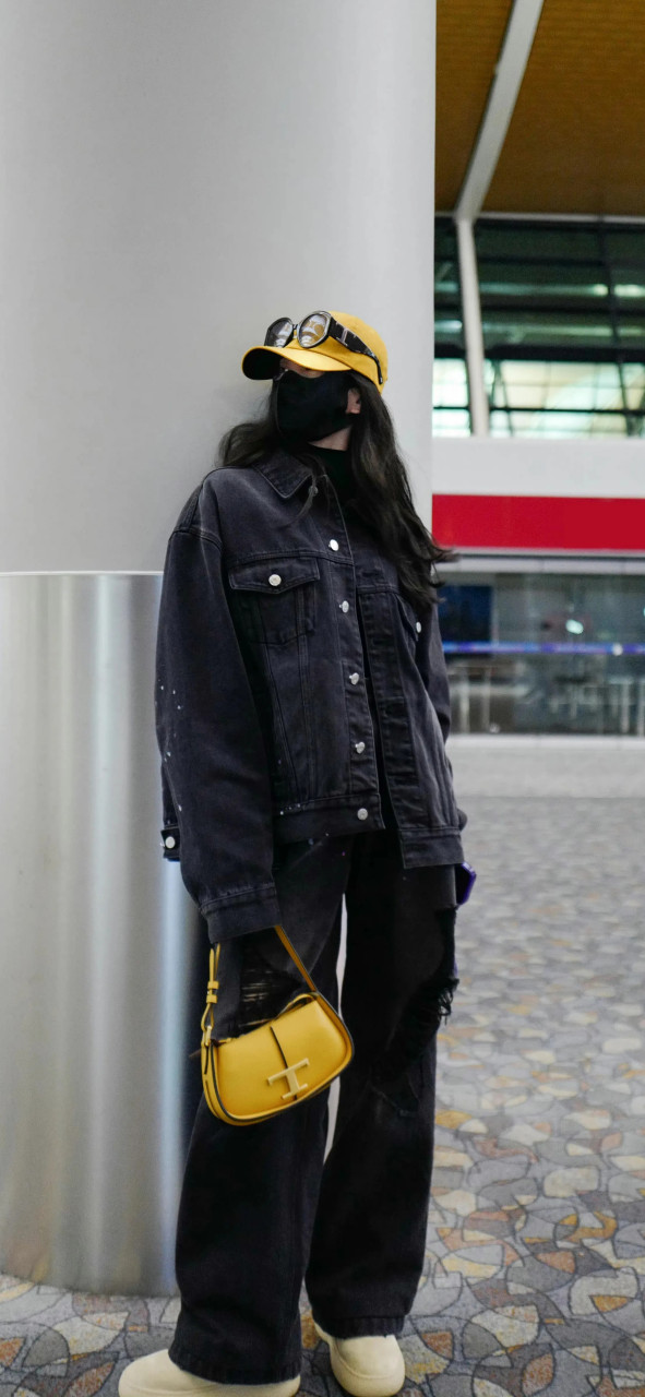 刘诗诗米兰街拍,时尚优雅