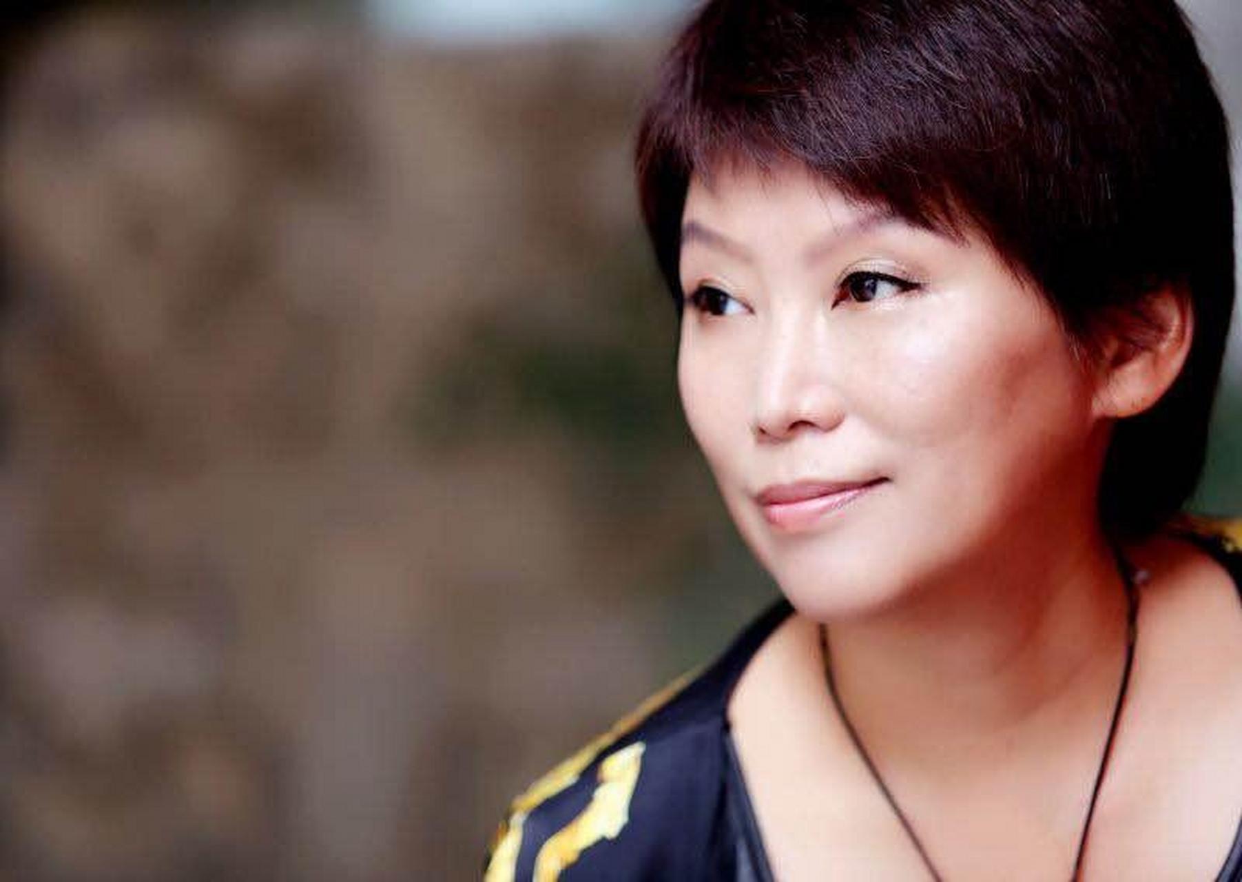 "一夫一妻制度是违反人性的,95%的人生病,都是因为欲望得不到满足!