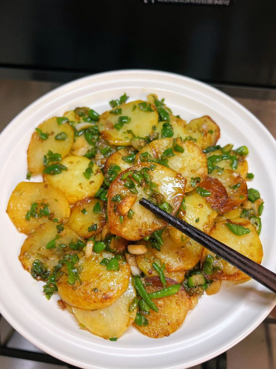 青椒土豆片,恩施小土豆好好吃,炫了两碗米饭 恩施小土豆正当季,简单用