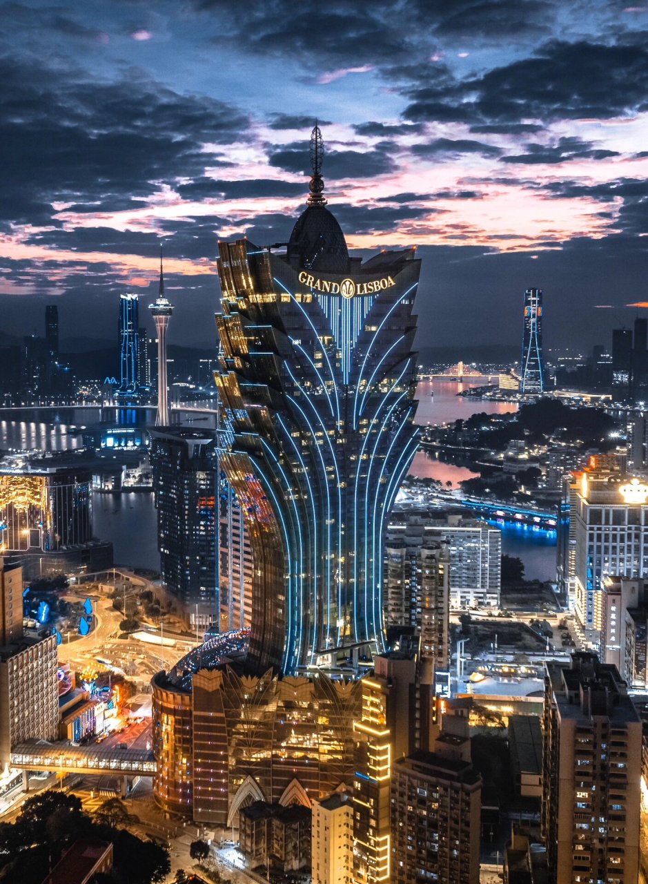澳门夜景|俯拍纸醉金迷 夜晚的澳门金碧辉煌 城市的灯光将天空照亮