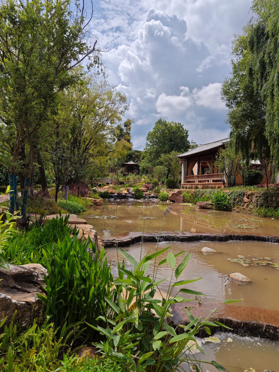 喜欢那种走在街巷中恍如隔世的感觉…来到大理弥渡县密祉古镇,找到了