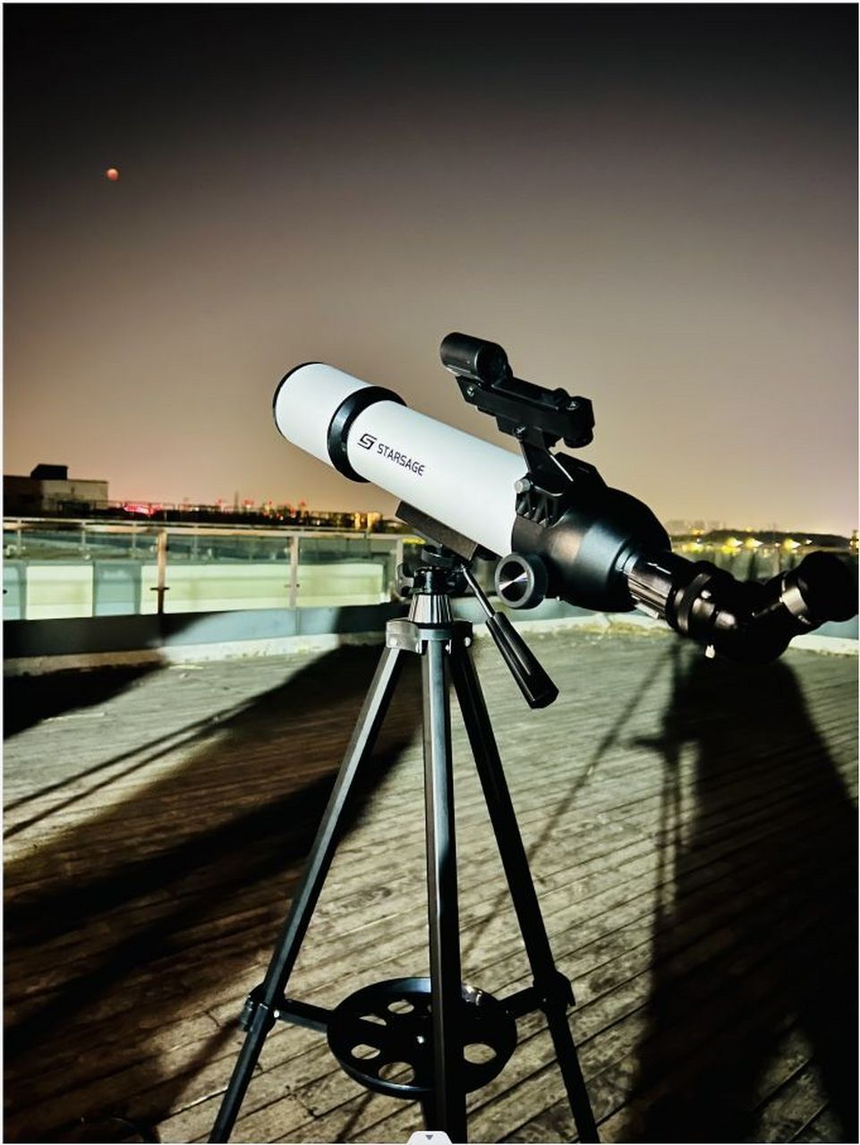 如何选购入门种类的望远镜 天文望远镜的种类是很多的,初学者刚刚接触