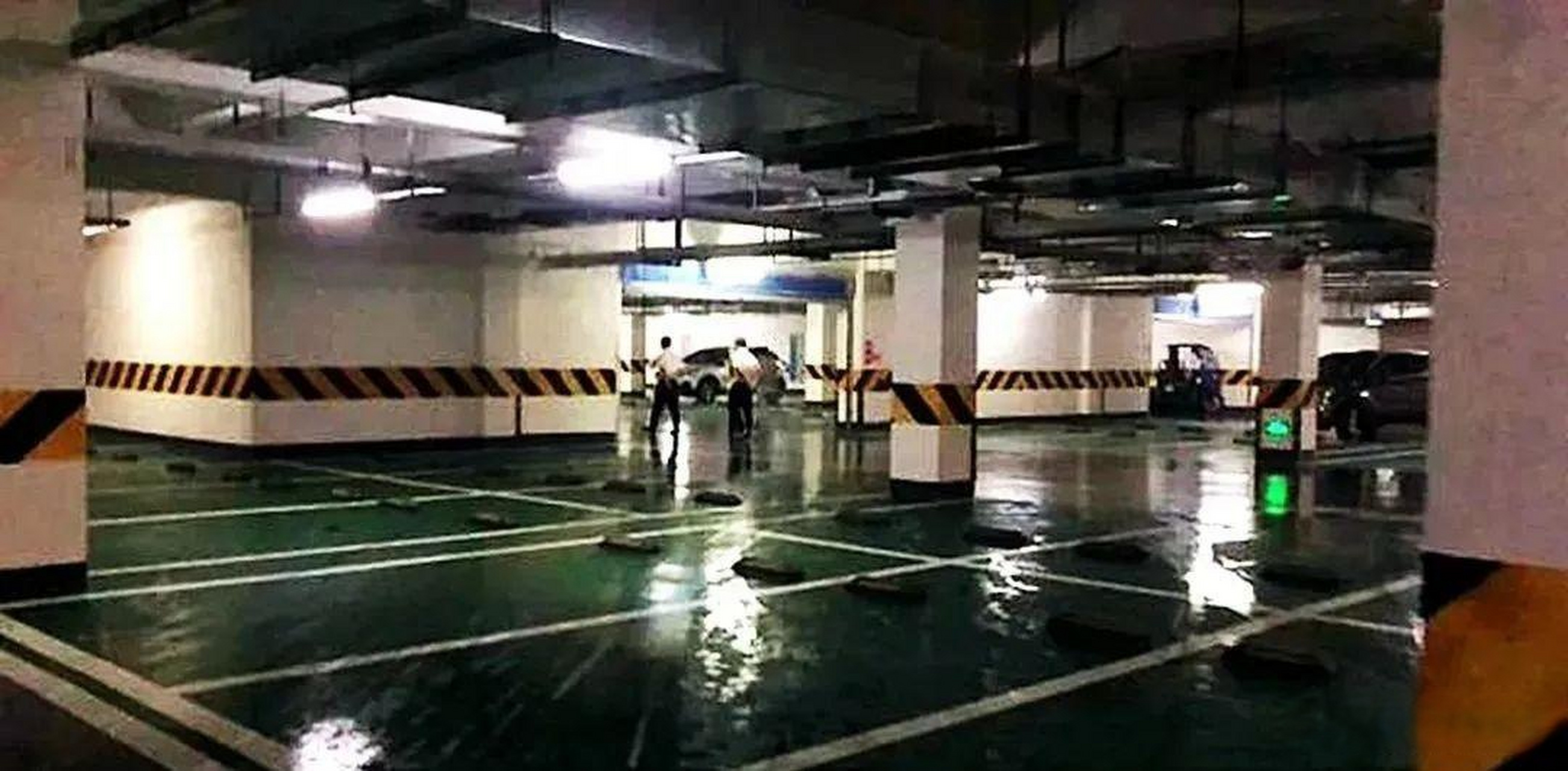 阆中网友投诉:阆中"宏云.滨河湾"小区地下车库渗水严重 官方回复很实