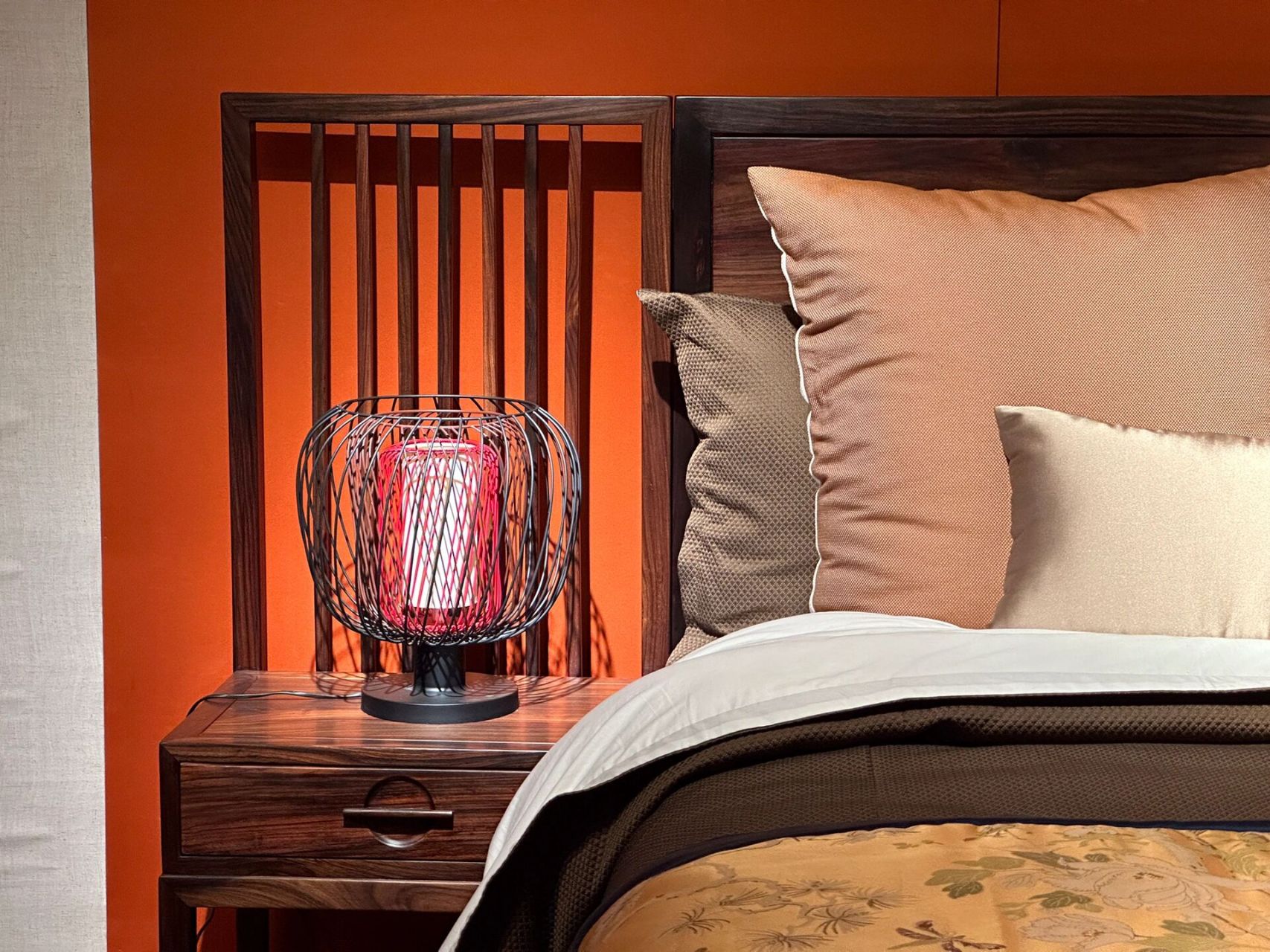 朴质的空间 简约至美的璞睿明式家具 勾勒出古人闲适风雅的生活 从古