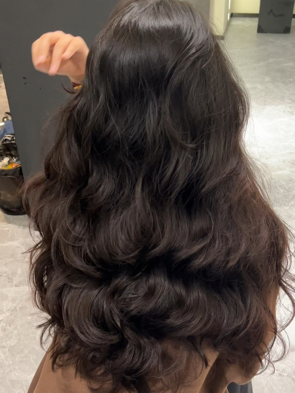 中长发今年最好看也是最受欢迎的卷发无疑是高层次法式慵懒卷是大家的