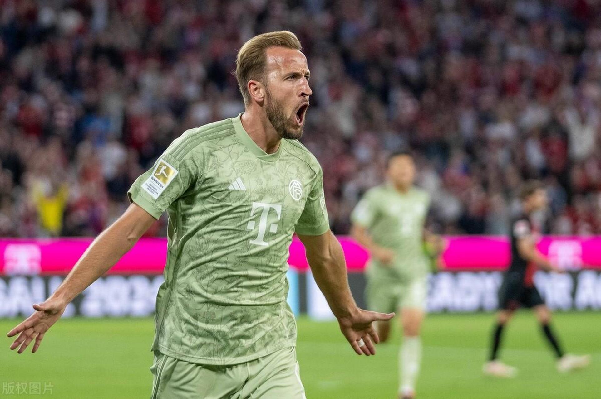 英格兰队长凯恩在德甲赛场上的表现非常出色,他以44分钟1球的速度为