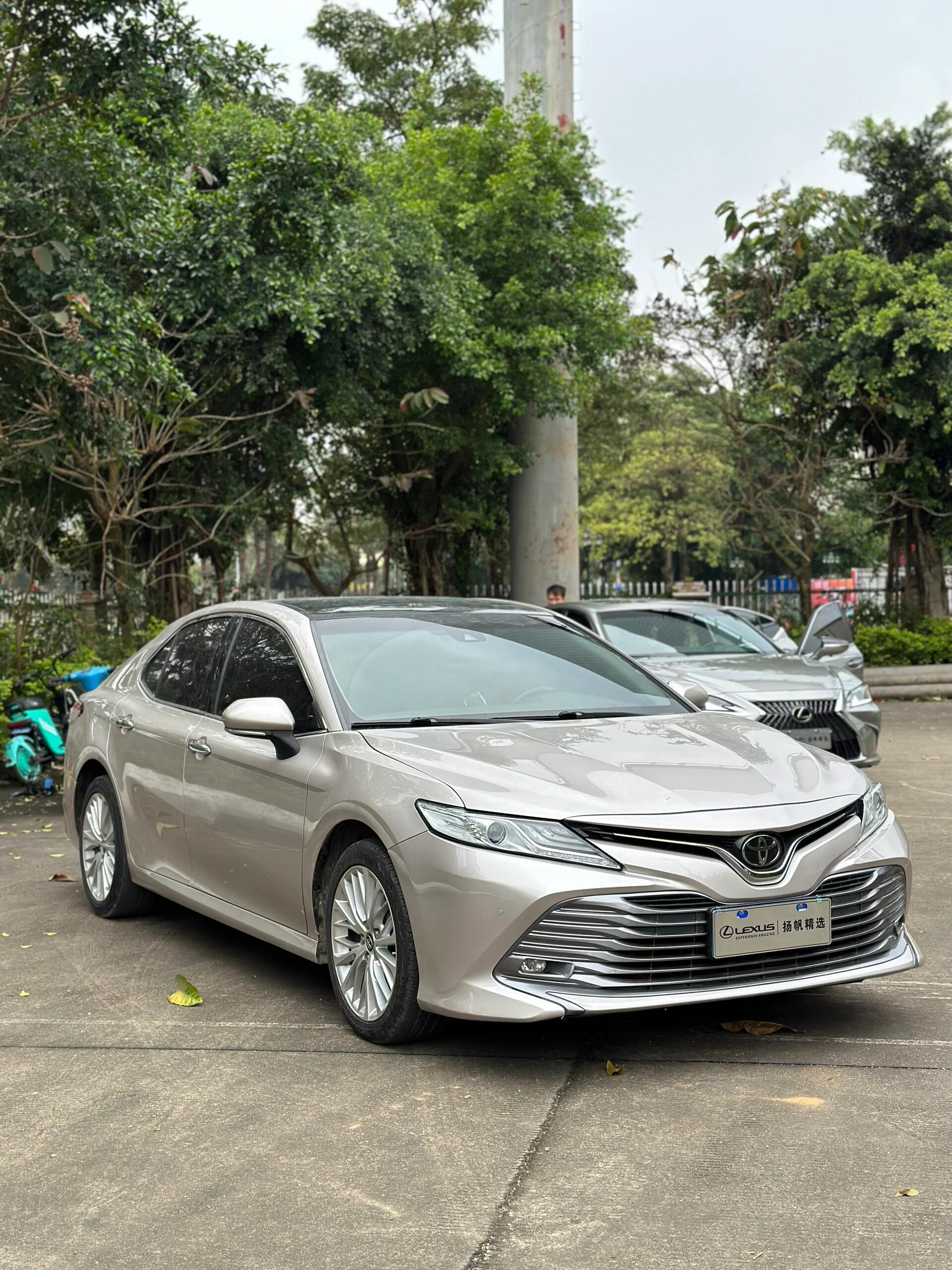 丰田凯美瑞2.5g豪华版～ 太帅了