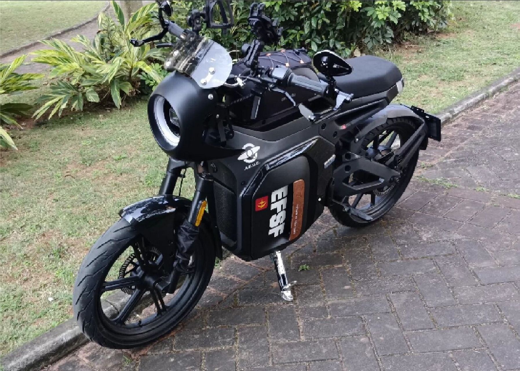 小牛sqi改装完成97  轮胎前100 80 17,后110 70 17,akcnd中置后避震