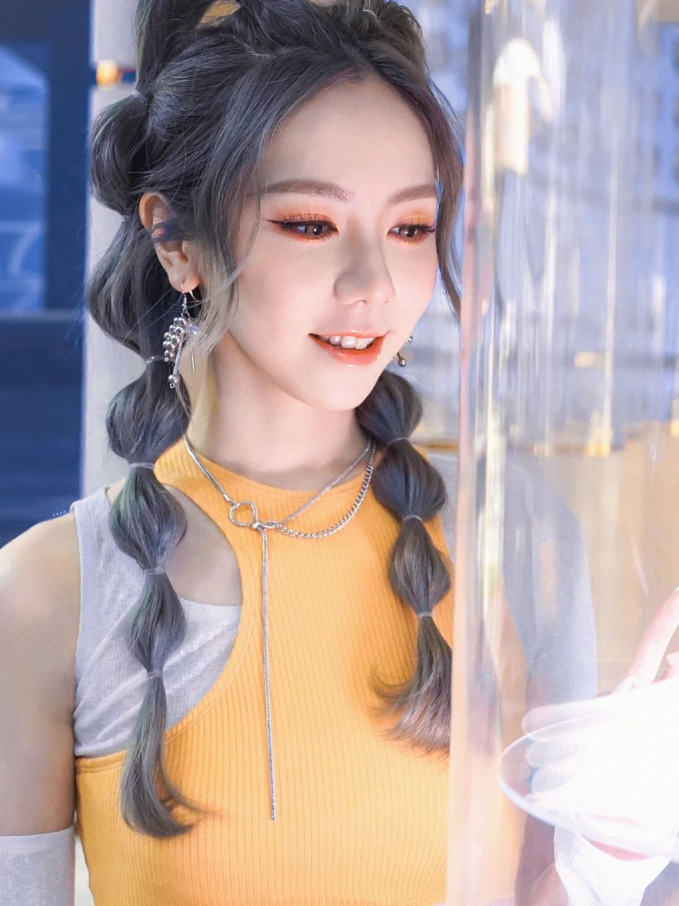 高清图片邓紫棋来啦 开朗活泼可爱