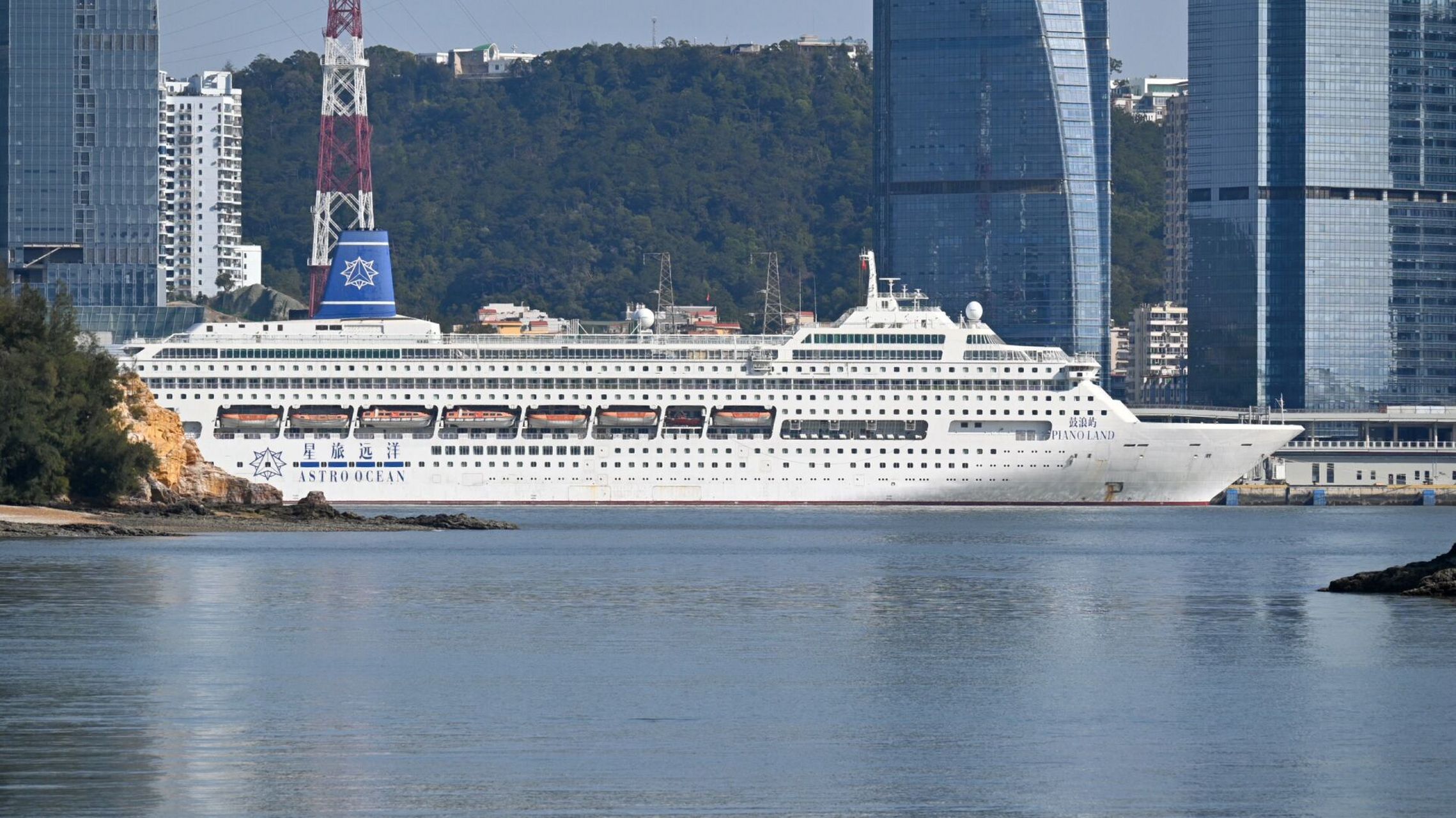 "鼓浪屿"号豪华邮轮 鼓浪屿号是中国民族邮轮品牌"星旅远洋"旗下首艘