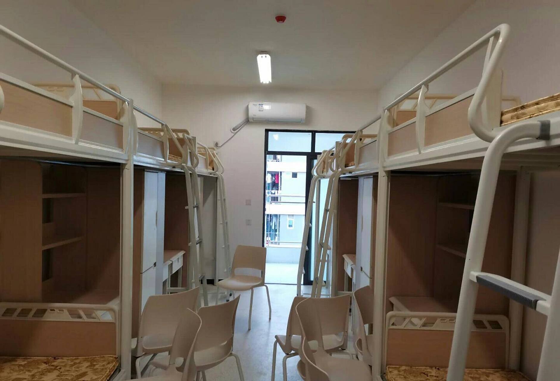 电子校宿舍篇6015 关于宿舍问题7215 我们学校