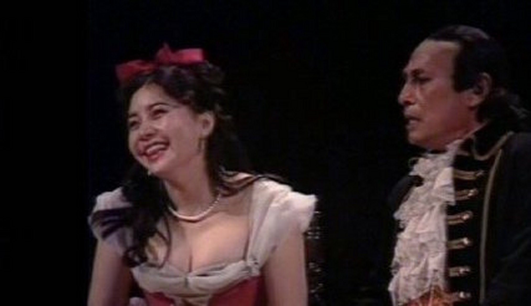 宋丹丹25岁时出演话剧《上帝的宠儿》的旧照曝光,太好看了吧!