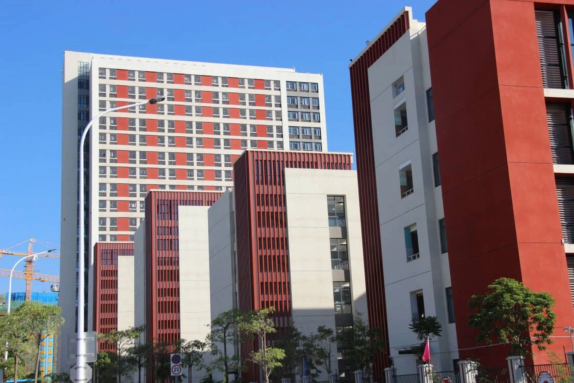 快来同安一中滨海校区 咳咳 78学习方面来说,滨海的成绩确实不错