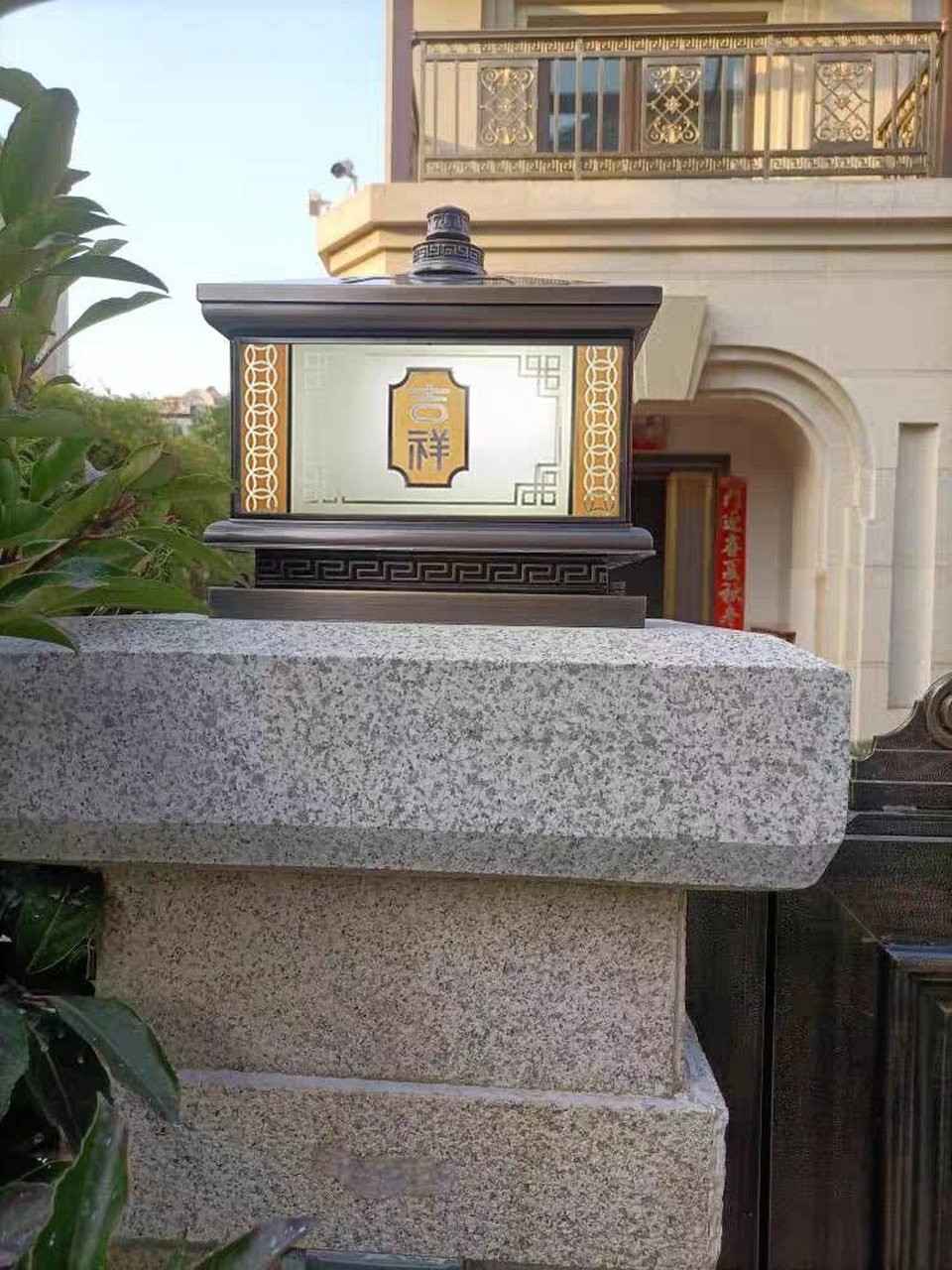 自建房大门柱头灯 农村自建房,装这个门柱灯变成全村最豪的仔 #豪宅