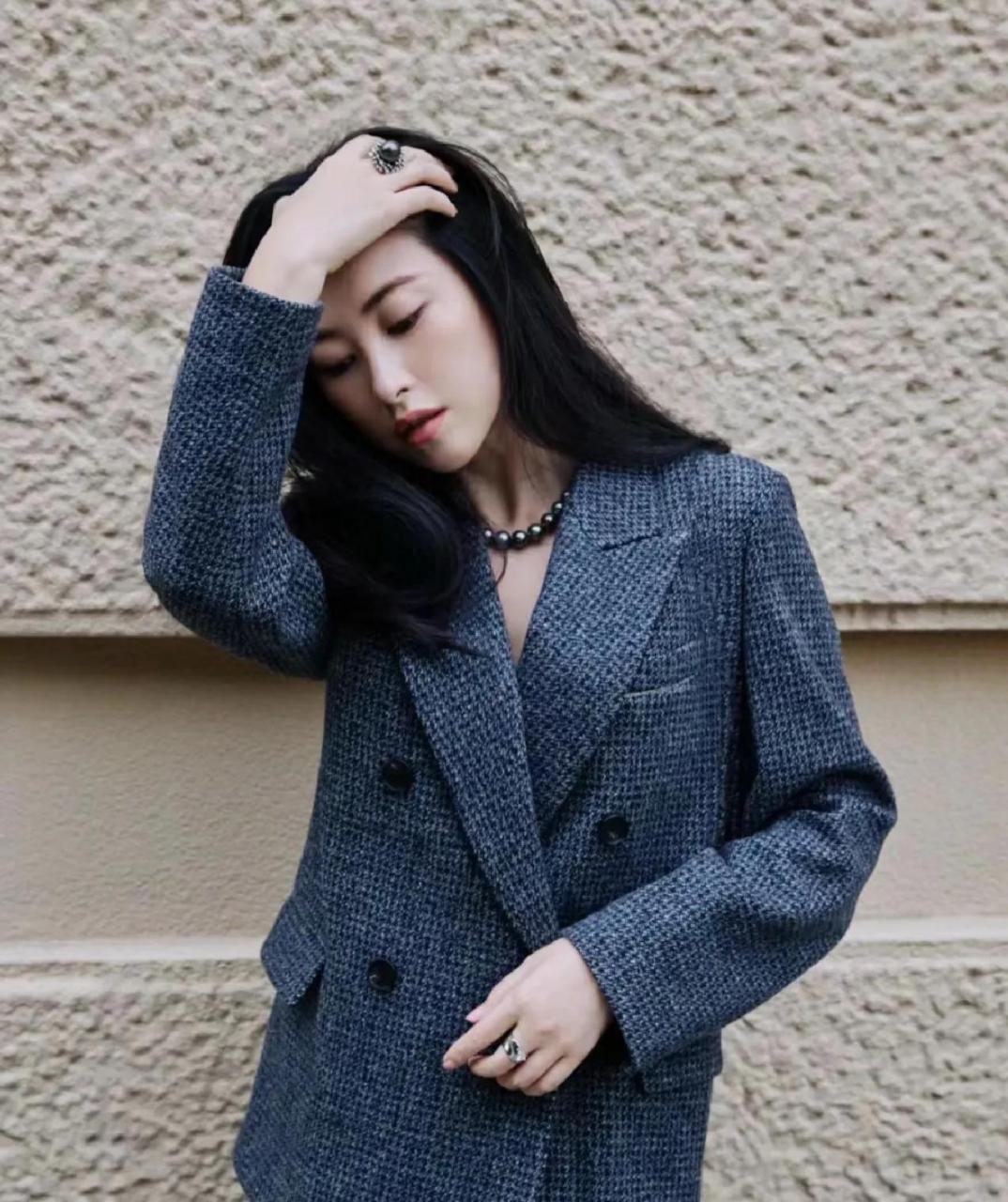 朱珠是懂大溪地秋日穿搭的女明星气质穿搭 女明星吸睛穿搭