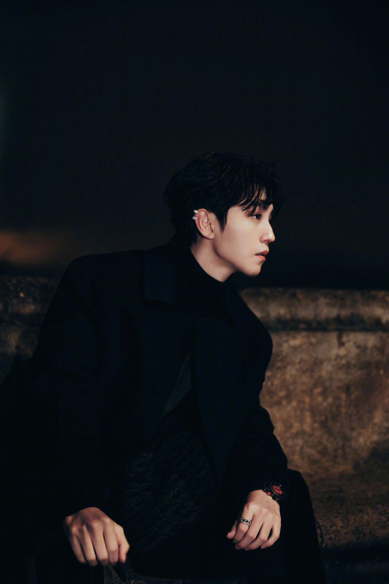 王俊凯巴黎雨夜男主##王俊凯湿漉漉的帅气#tfboys