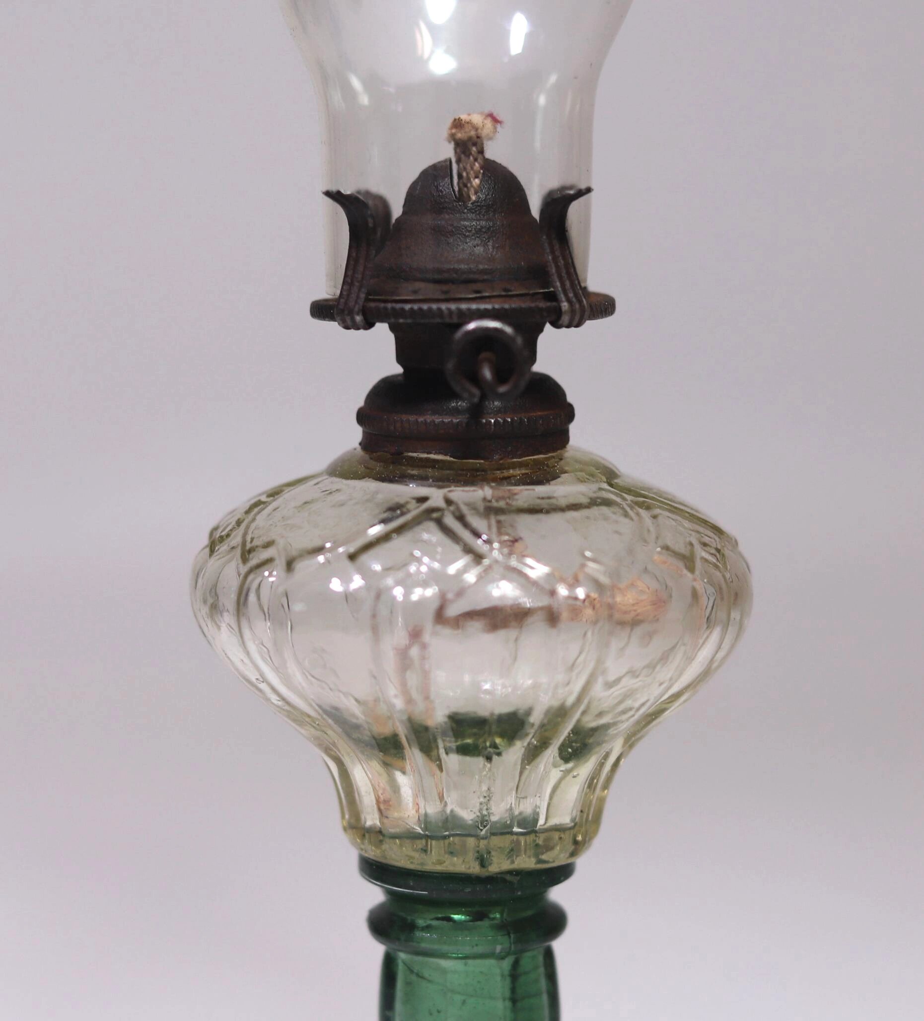 民国"天津信成"老套色玻璃煤油灯