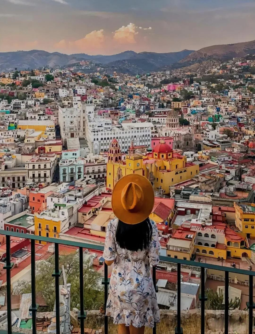 墨西哥1810年宣布独立,但无人关注,直到1821年西班牙才承认.