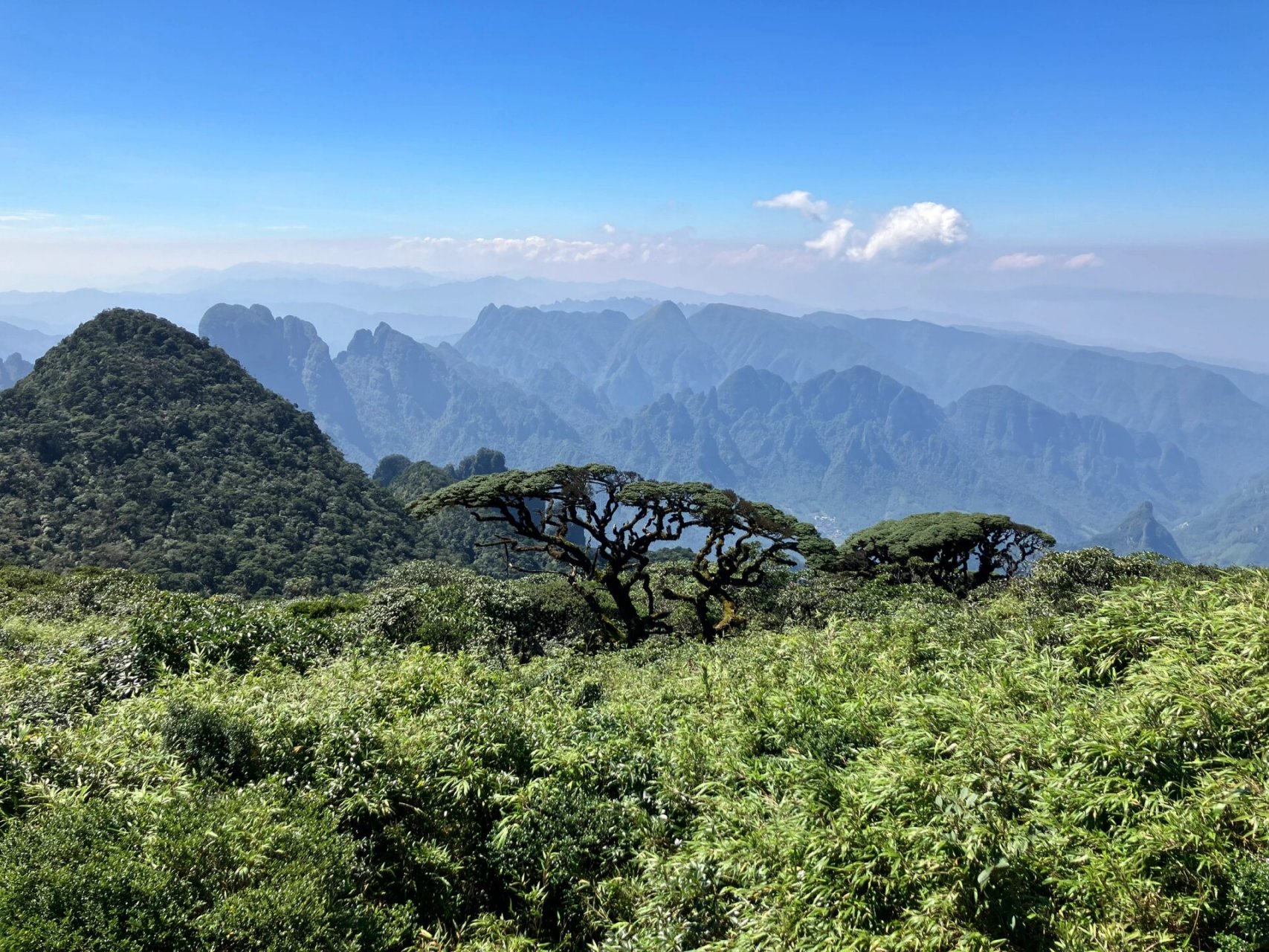 10 月 15 金秀圣堂山一日游  前一天在北帝山还是阴天,很担心爬圣堂山
