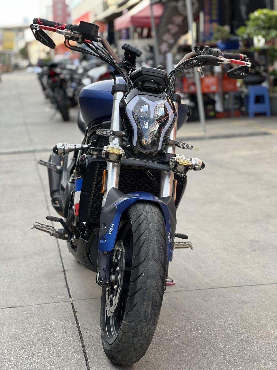 19年贝纳利502c 车况精品 改装亿西尔排气