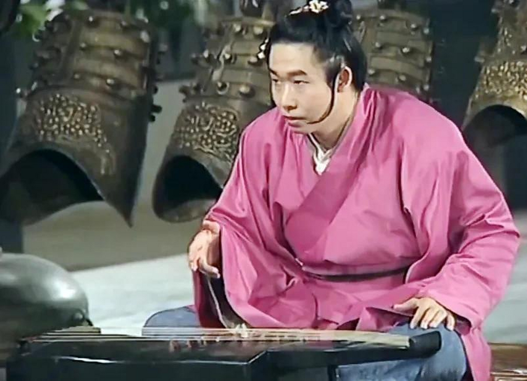 【名伶故事:优孟哭马】优孟是春秋末期楚国人(公元前613年—公元前591