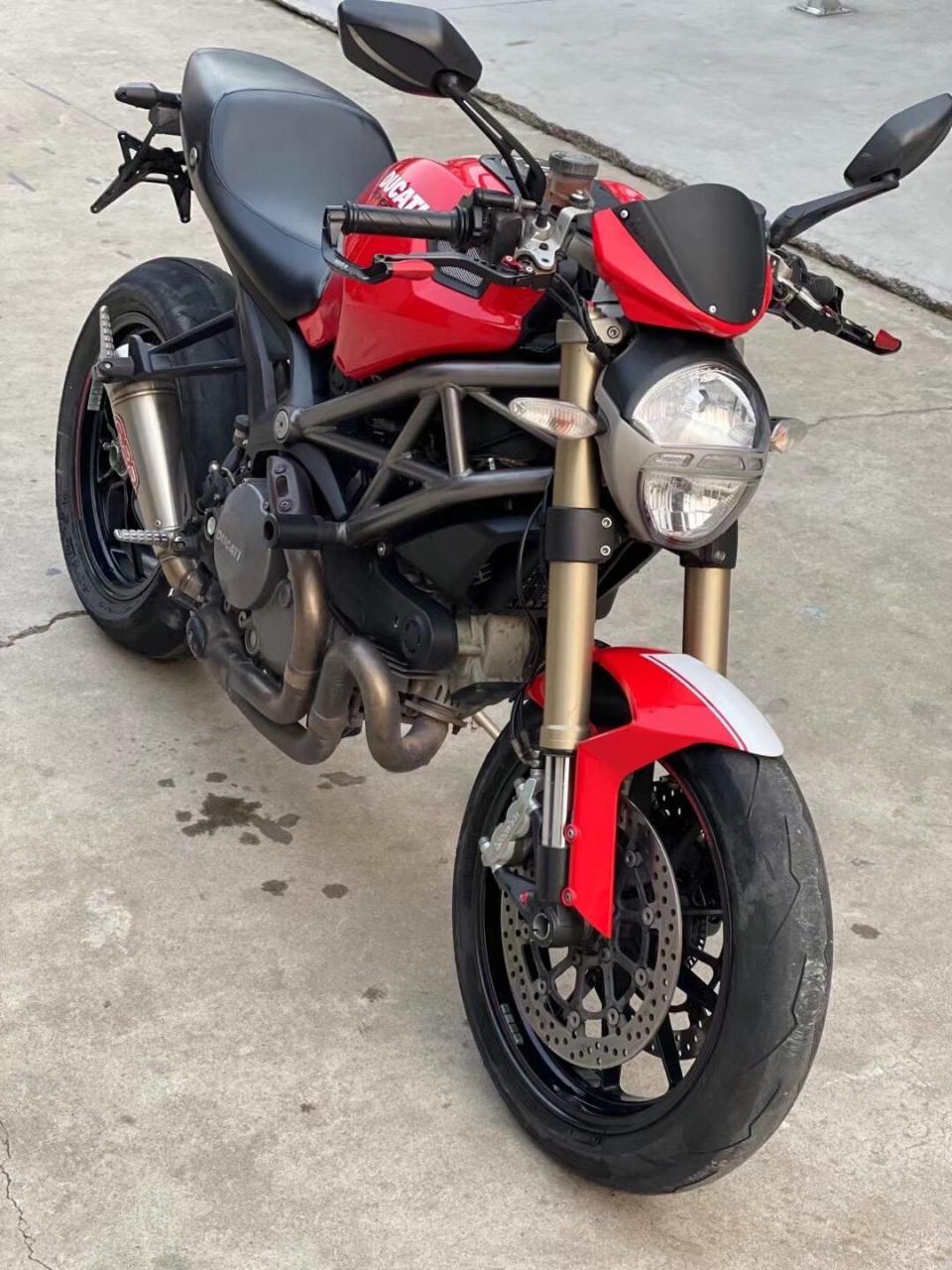 2013年杜卡迪大怪兽,1100evo,原板原灯,改装正品排气喜欢的贸易